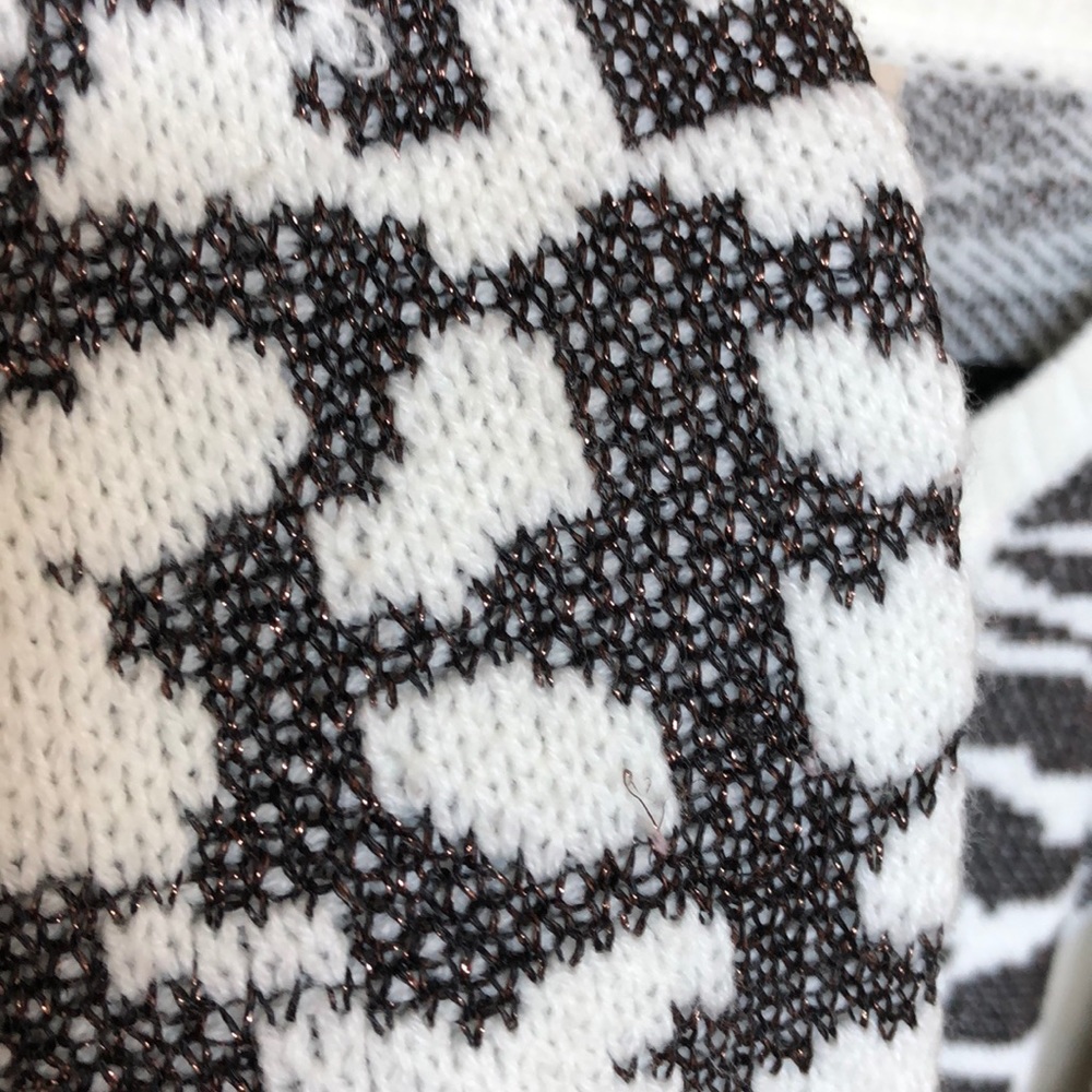 Timing Sweater- Size Small - Picture 3 of 4